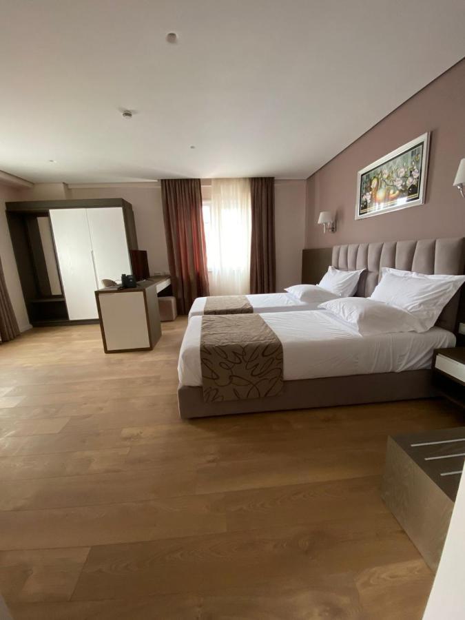 Hotel Doanesia Premium & Mezez