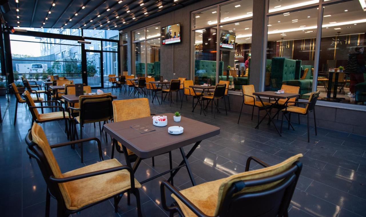 Hotel Doanesia Premium & Mezez
